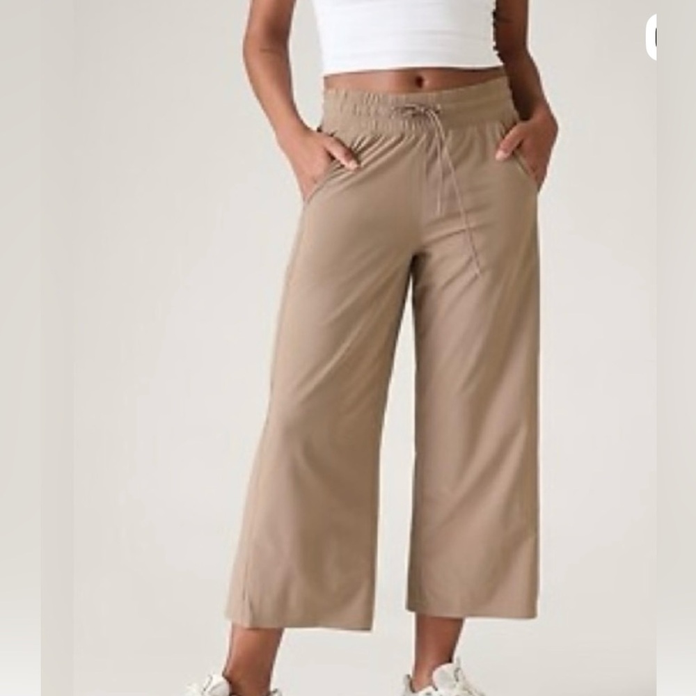 Athleta Avenue Wide Leg Crop Pant  Color: Pyrite Size: 4